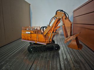 Modellino macchine movimento terra