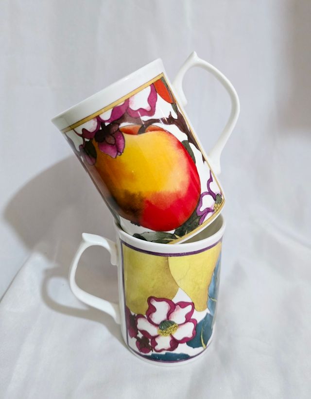 Par de tazas de porcelana Inglesa Vintage