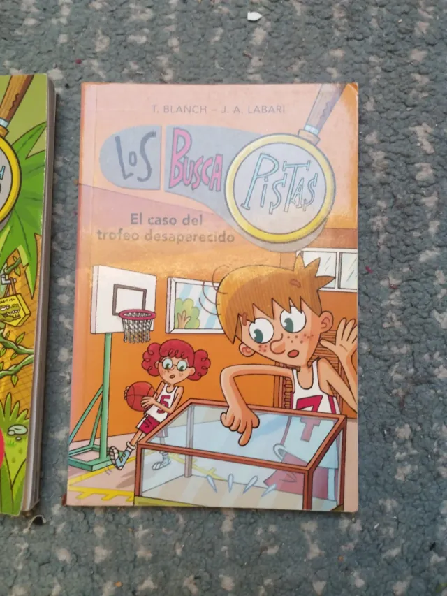 cuatro libros de los busca pistas