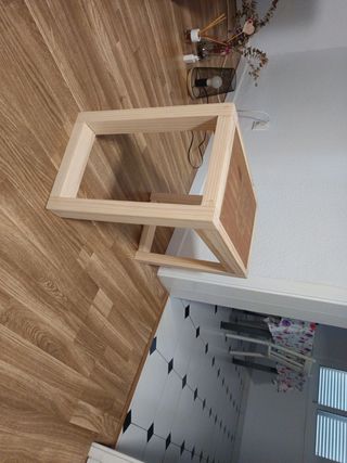 Mesa de madera hecha a mano artesanal