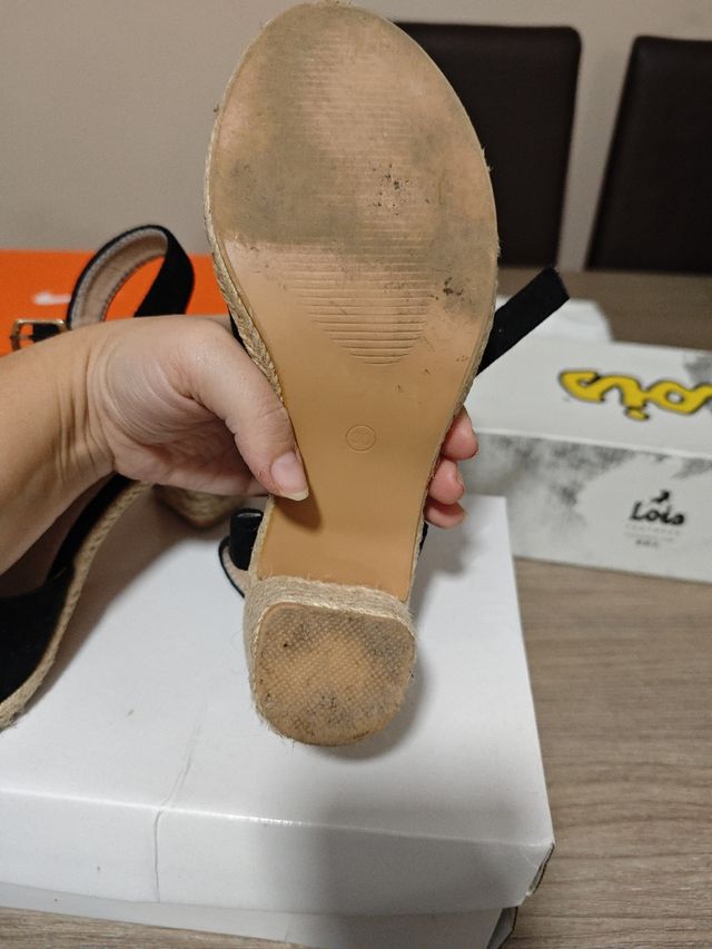 Sandalias negras tacon