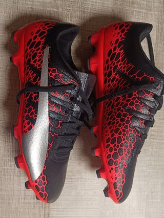 Botas de fútbol Puma 43 Nuevos 