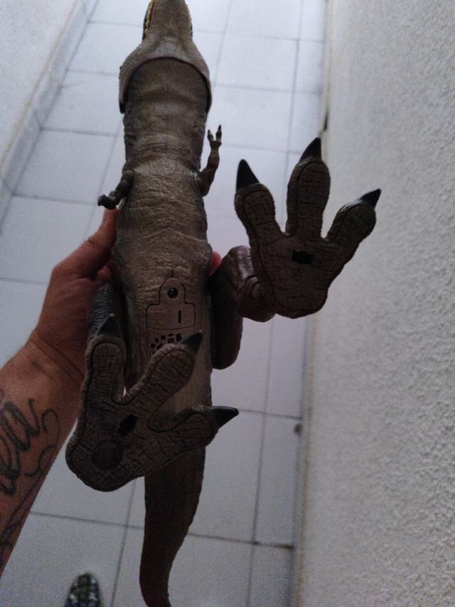 Dinosaurio juguete t rex