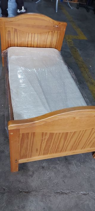 Cuna cama buen estado de madera pino 