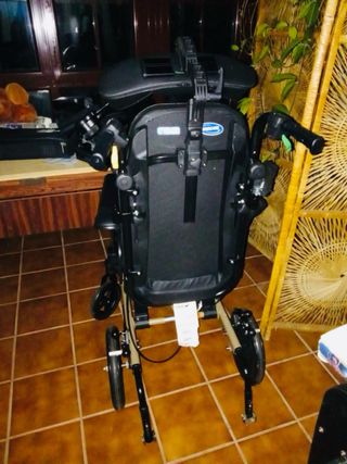 Nueva Silla de ruedas ortopedica invacare rea