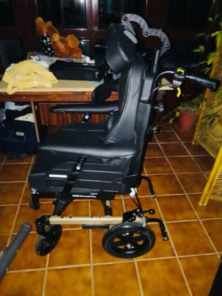 Nueva Silla de ruedas ortopedica invacare rea
