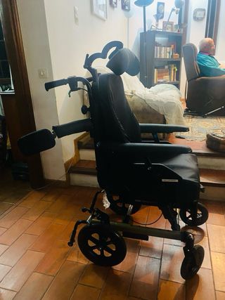 Nueva Silla de ruedas ortopedica invacare rea