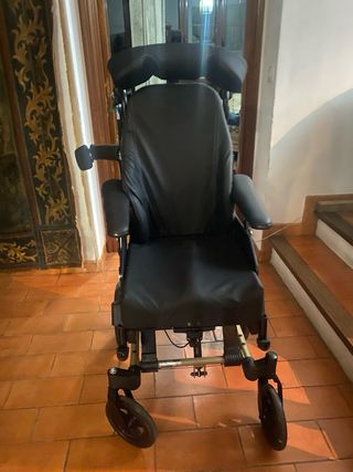 Nueva Silla de ruedas ortopedica invacare rea