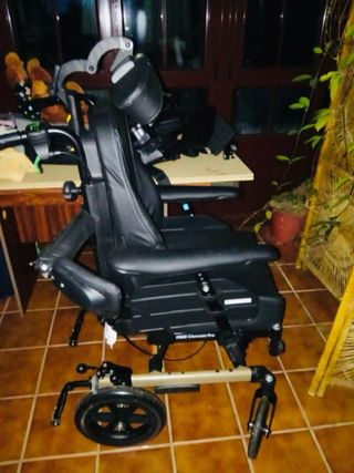 Nueva Silla de ruedas ortopedica invacare rea