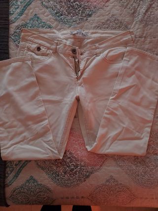 Pantalón vaquero marca lefties Talla 42