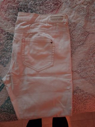 Pantalón vaquero marca lefties Talla 42