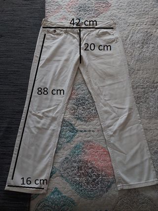 Pantalón vaquero marca lefties Talla 42