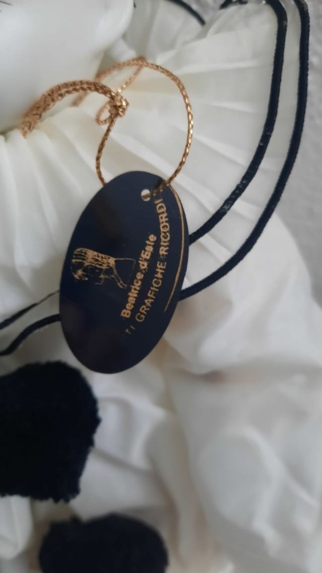 Bambola in porcellana