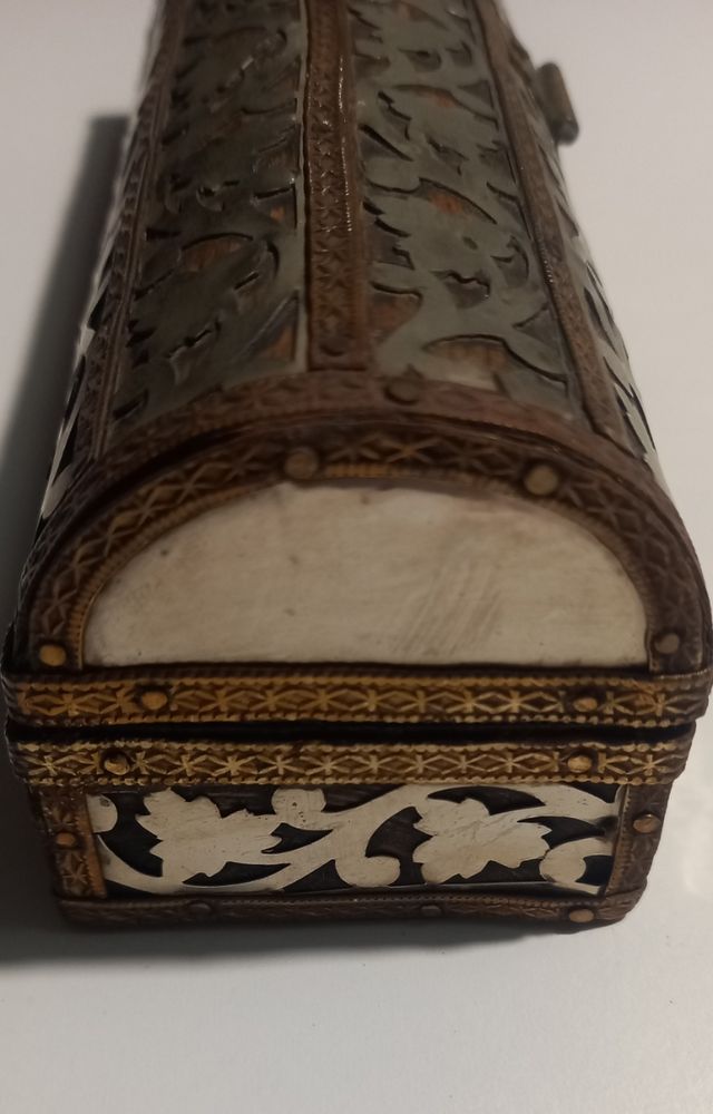 Scatola in legno orientale 