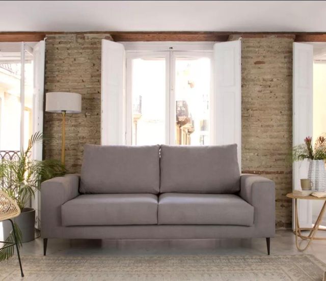 Sofá de tres plazas nuevo