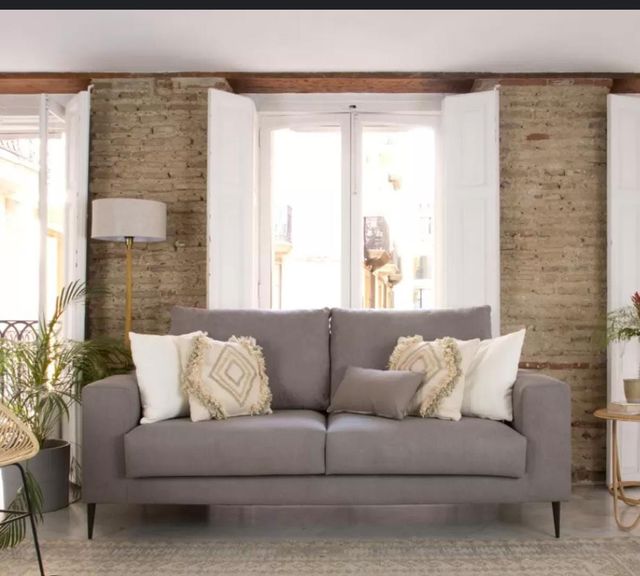 Sofá de tres plazas nuevo