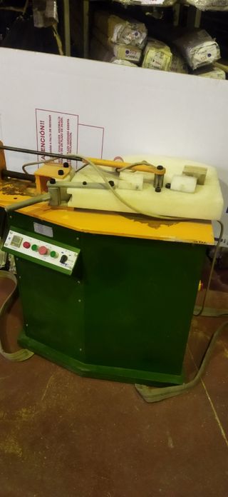 Curvadora de perfiles