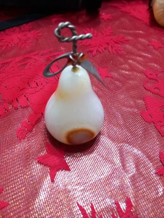 Pera in onice vintage fermacarte