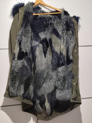 Parka, Abrigo talla M capucha pelo 