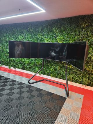 Soporte triple pantalla con monitores 43