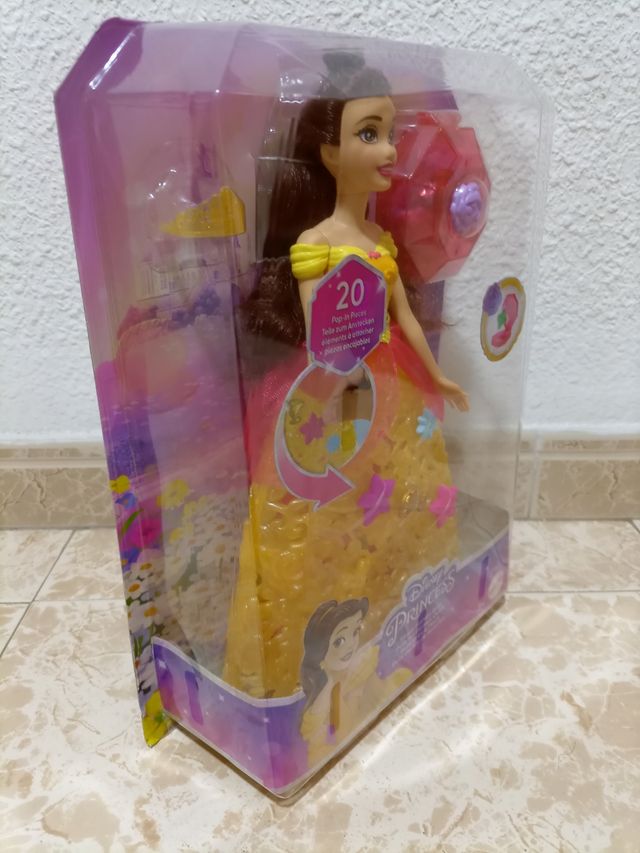 Muñeca Bella con accesorios.