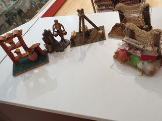 PESEBRE CON TIENDAS Y FIGURAS