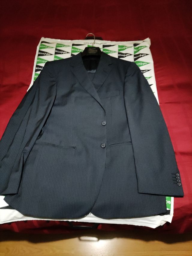 Traje caballero corte moderno azul 2botones