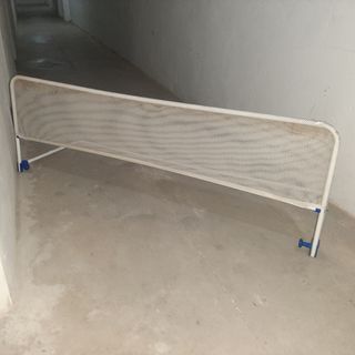 Barrera de cama abatible 