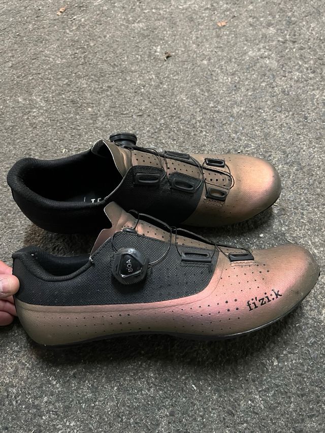 Botas fi’ziq Tempo