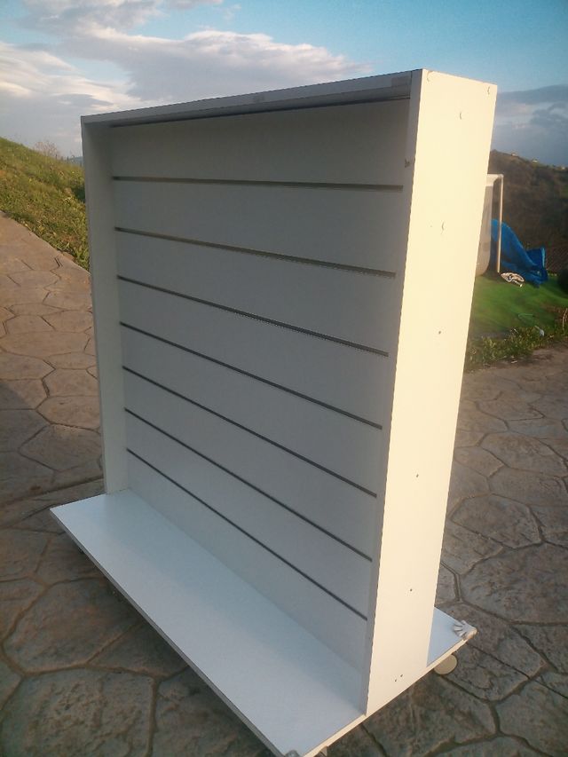 Espositore con ruote. Gondola