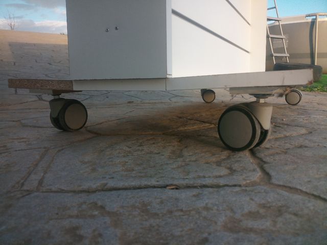 Espositore con ruote. Gondola