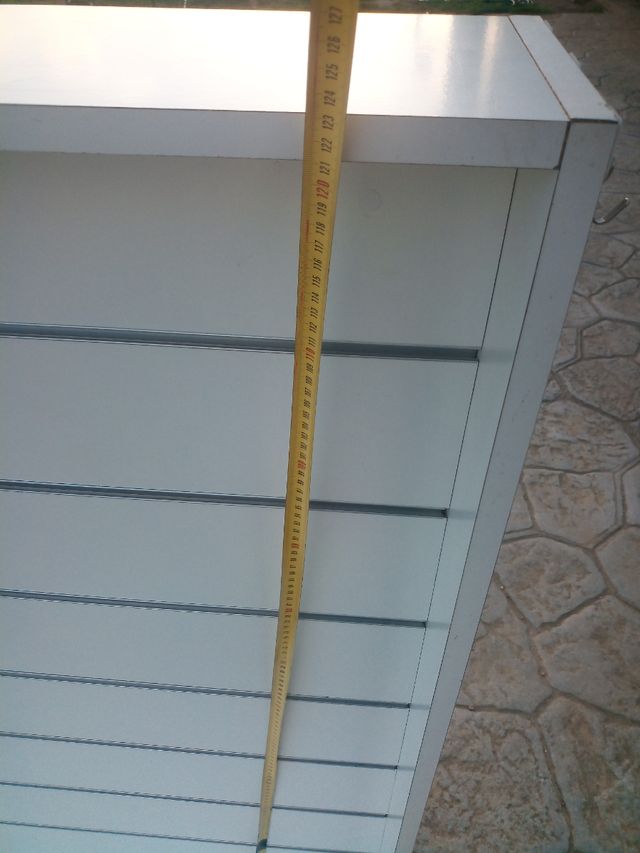 Espositore con ruote. Gondola