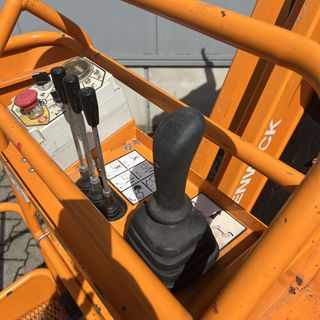 PLATAFORMA MASTIL VERTICAL 10 M SEMINUEVA