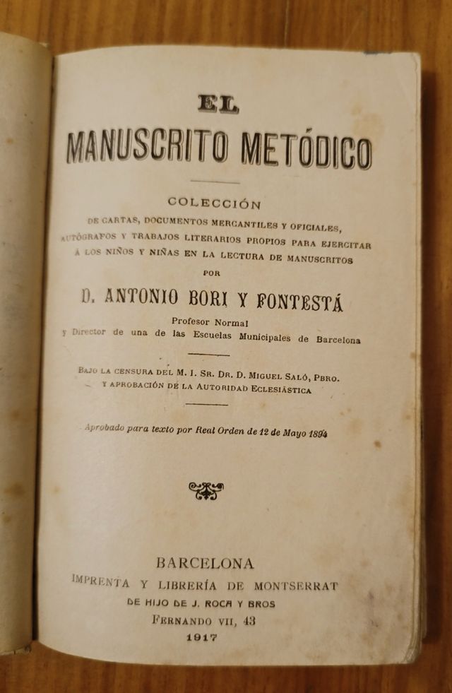 Libro escolar antiguo manuscrito metodico