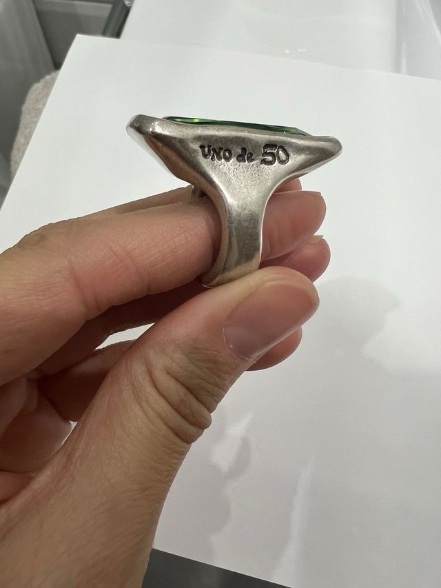 Anillo Uno de 50 con swarovski NEGOCIABLE