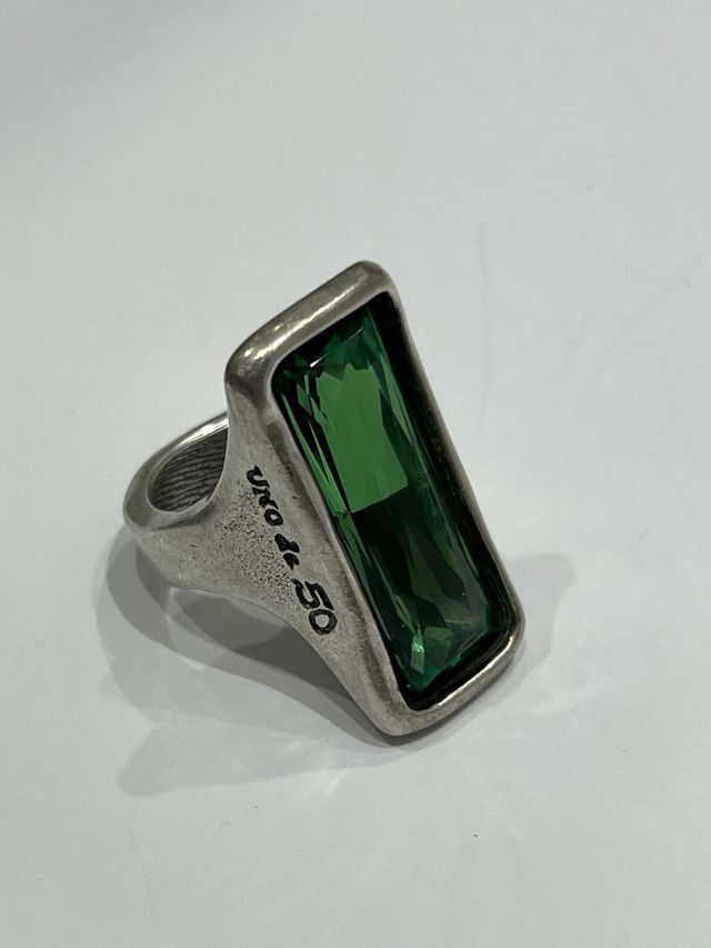 Anillo Uno de 50 con swarovski NEGOCIABLE