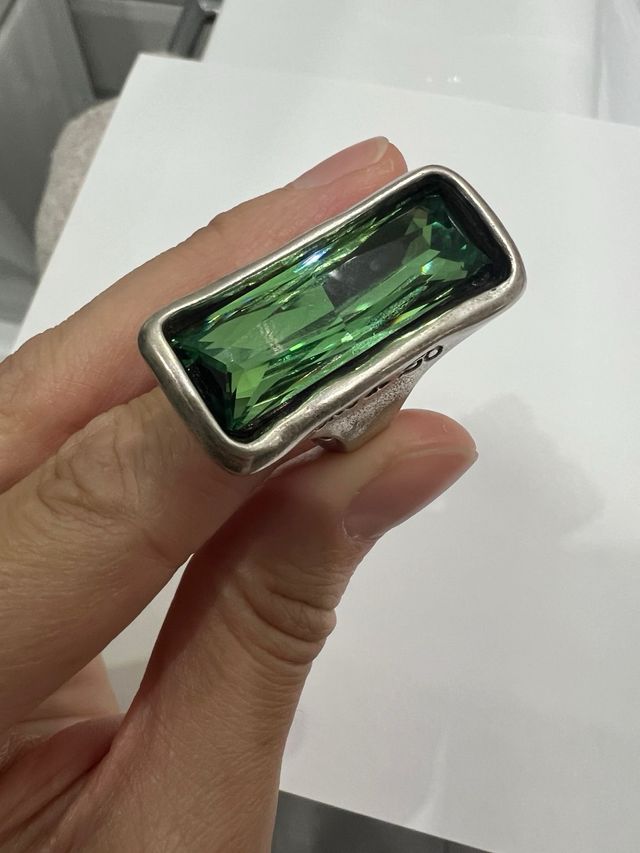 Anillo Uno de 50 con swarovski NEGOCIABLE