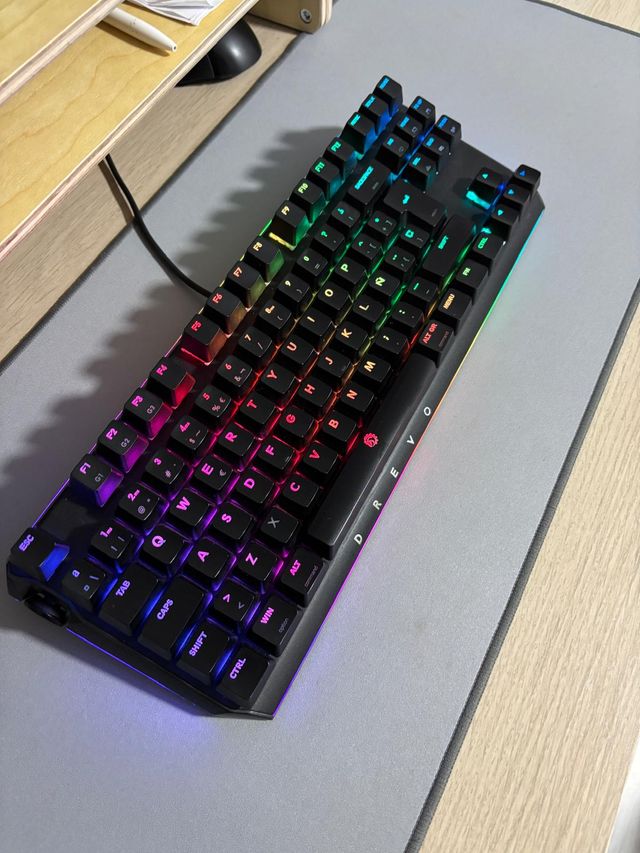 Teclado Mecánico Gaming DREVO BladeMaster TE con Ñ