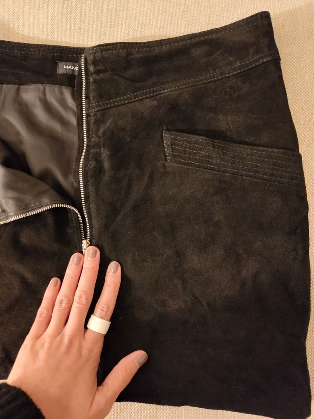 Minifalda piel Mango