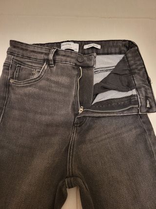 Pantalón pitillo Bershka talla 38