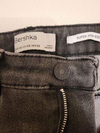 Pantalón pitillo Bershka talla 38