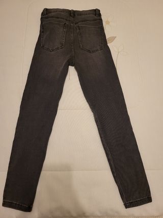 Pantalón pitillo Bershka talla 38