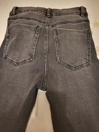Pantalón pitillo Bershka talla 38