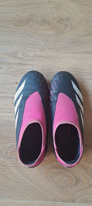 BOTAS DE FUTBOL NIÑO ADIDAS PREDATOR