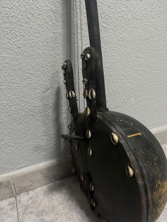 GUITARRA GUINEANA