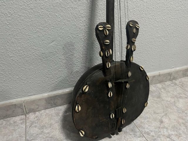 GUITARRA GUINEANA