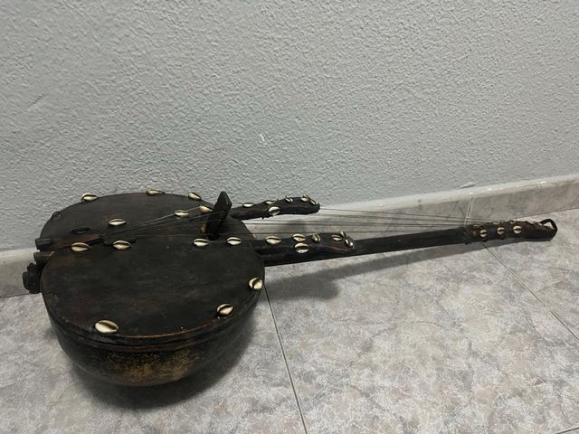 GUITARRA GUINEANA