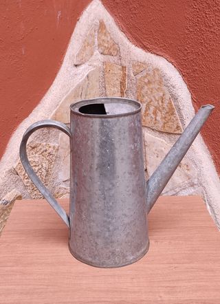 Brocca in ferro vintage