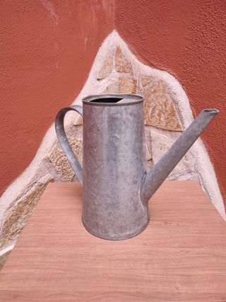 Brocca in ferro vintage