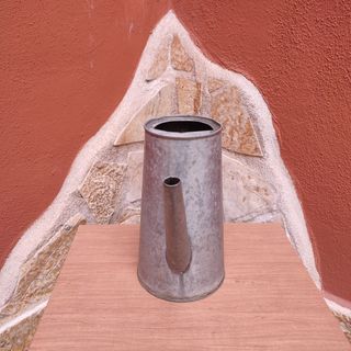 Brocca in ferro vintage